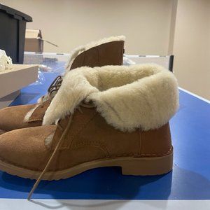 BRAND NEW UGG Chestnut Quincy Laceup